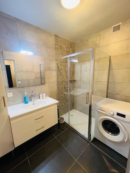 Appart T4 85M2 Spacieux Climatisation Parking Rodez Exterior foto